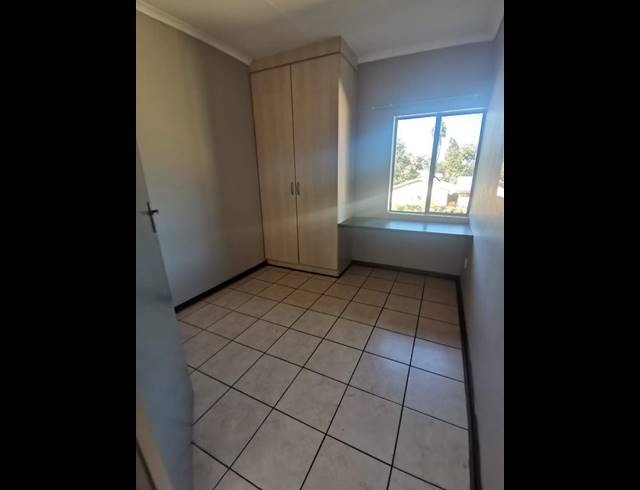 1 BEDROOM PROPERTY TO RENT IN DIE BULT